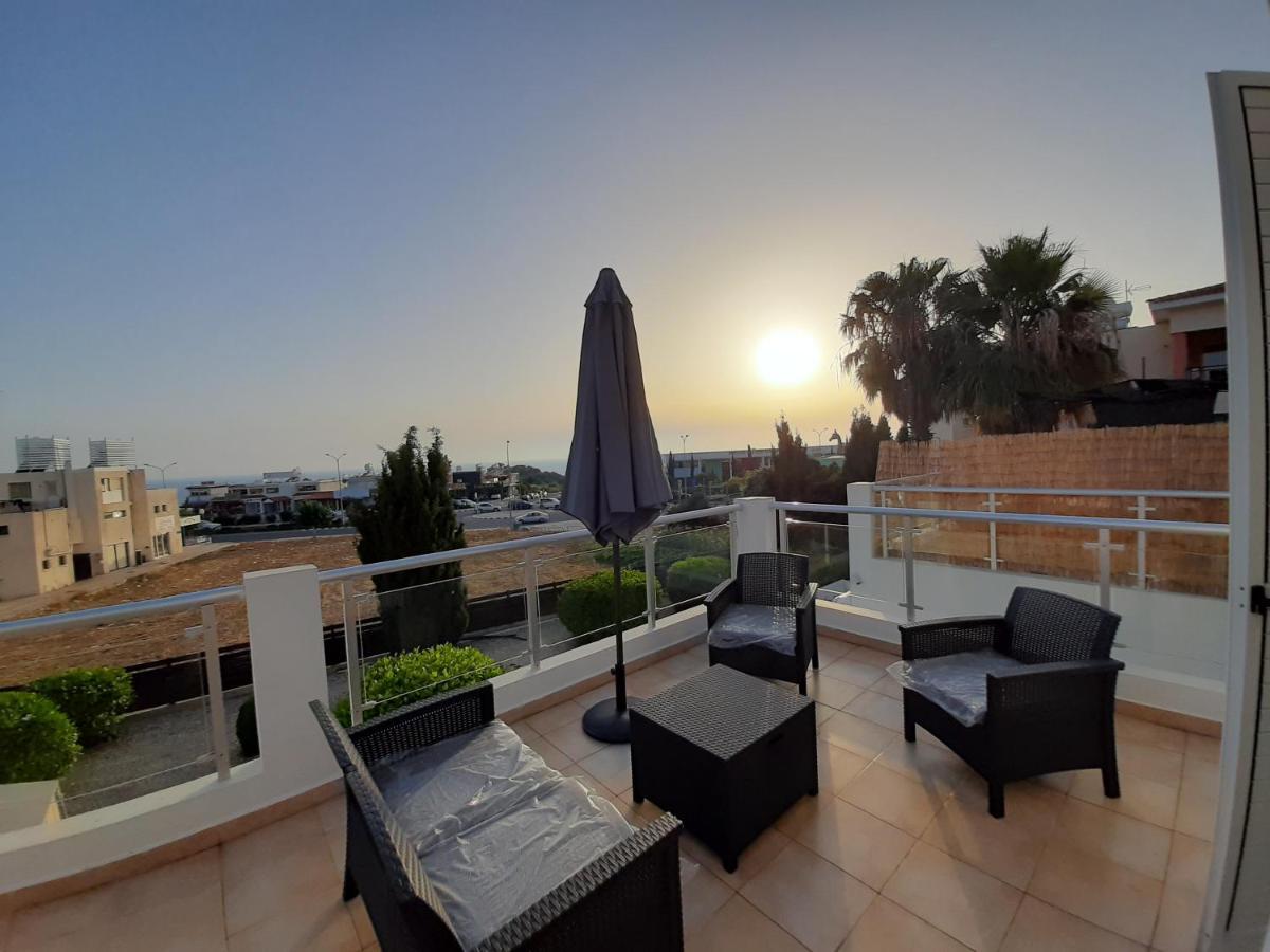 H&O Alina Sunset Apartment Paphos Bagian luar foto