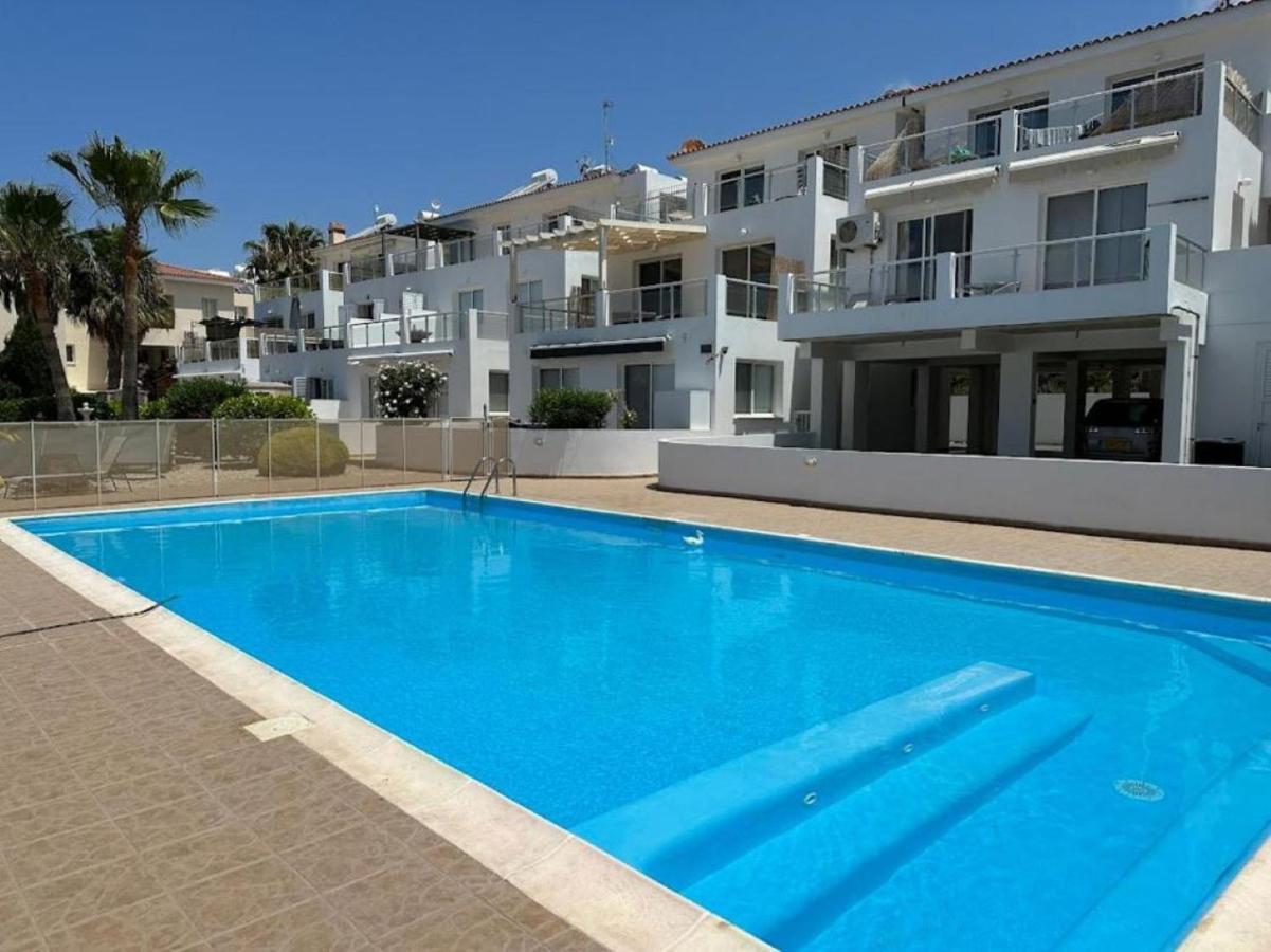 H&O Alina Sunset Apartment Paphos Bagian luar foto