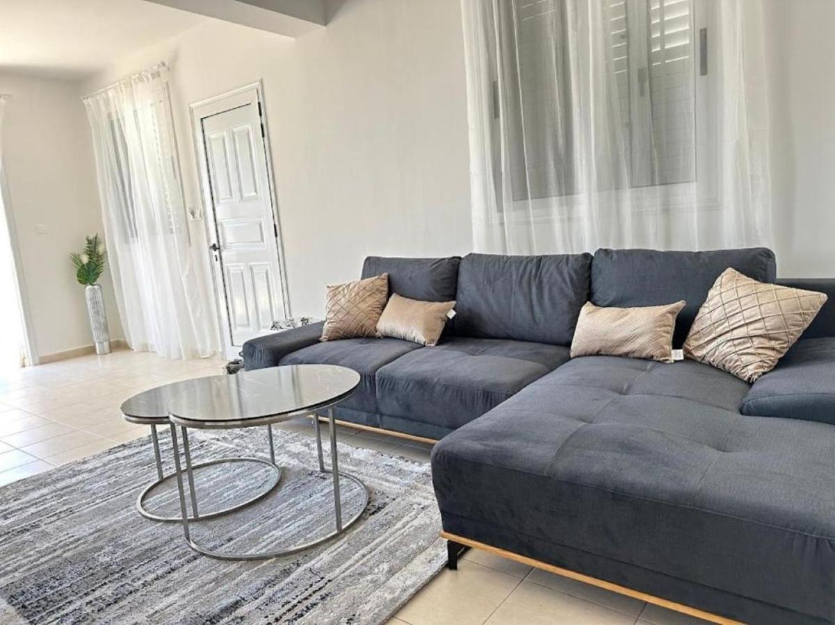 H&O Alina Sunset Apartment Paphos Bagian luar foto