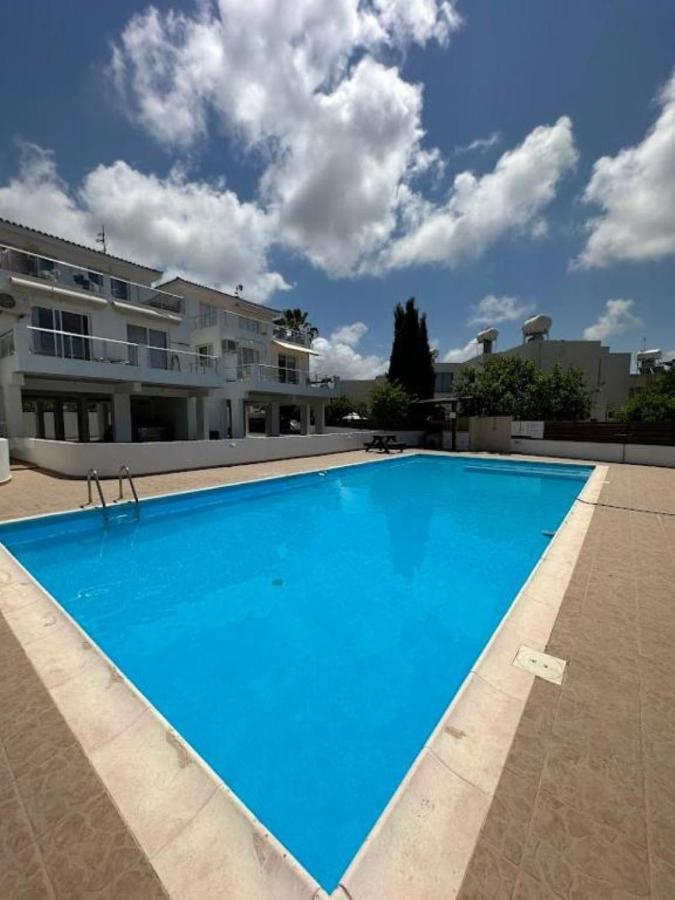 H&O Alina Sunset Apartment Paphos Bagian luar foto