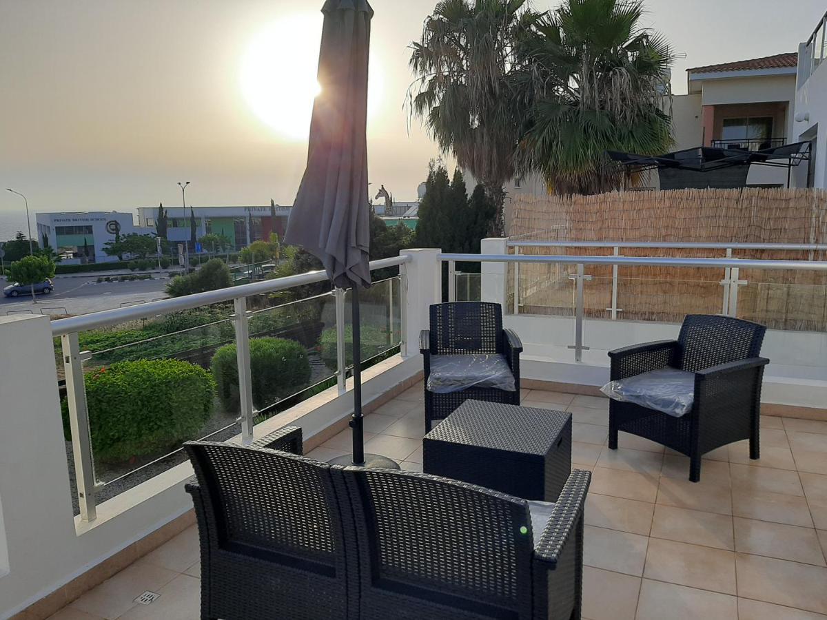 H&O Alina Sunset Apartment Paphos Bagian luar foto